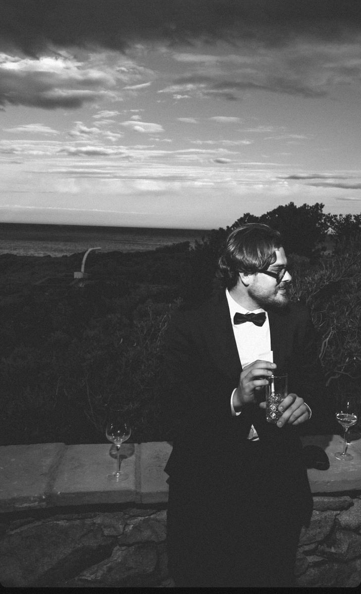 Soirée en smoking, en noir et blanc